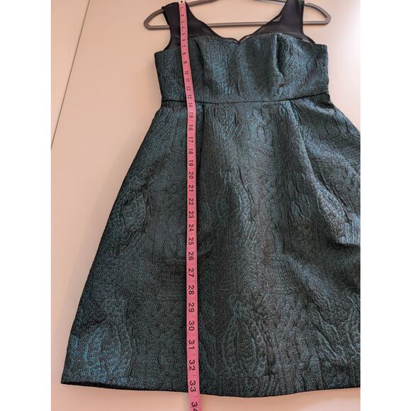 Anthro HD in Paris Dress Emerald Facet Metallic Bow Back Green Black Size 2P - Picture 13 of 13